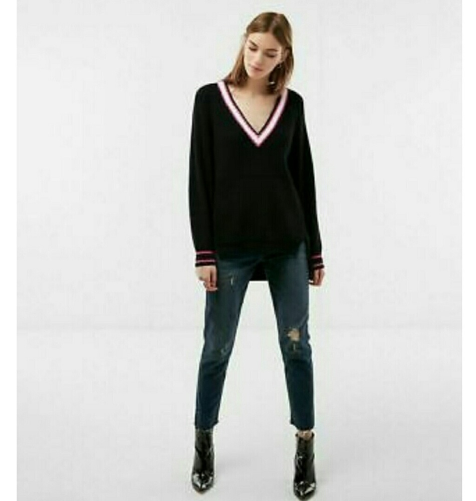 ⬇️XS LEFT⬇️ EXPRESS OVERSIZE SWEATER - Picture 2 of 12